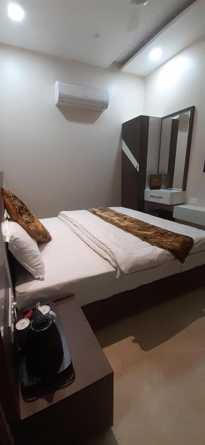 Amor Hotel Gangānagar Eksteriør billede